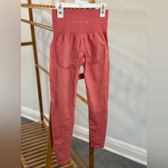 NVGTN Pants - NVGTN Contour Leggings in Pink, Size S